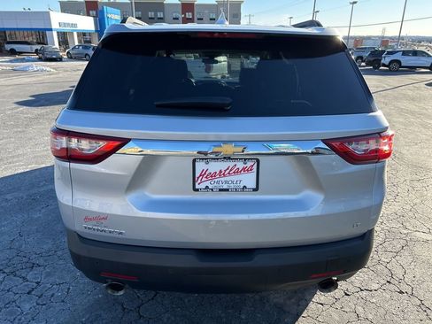 Used 2020 Chevrolet Traverse LT image 6