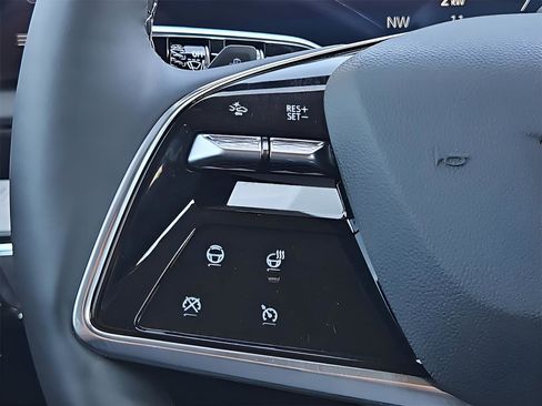 New 2025 Cadillac Optiq Sport 1 w/ LPO, ONYX Package image 21