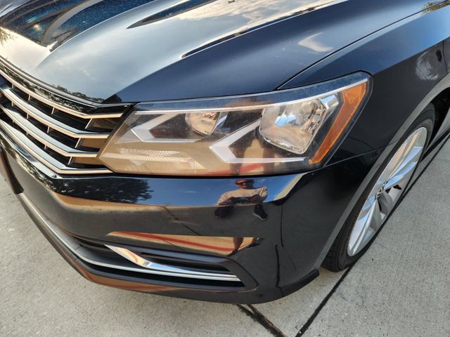 Used 2019 Volkswagen Passat 2.0T Wolfsburg w/ Wheels & Sunroof Package FWD image 8