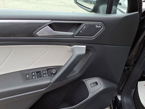 Used 2019 Volkswagen Tiguan SEL Premium image 14