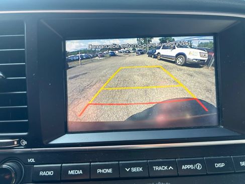 Used 2017 Hyundai Elantra SE FWD image 24