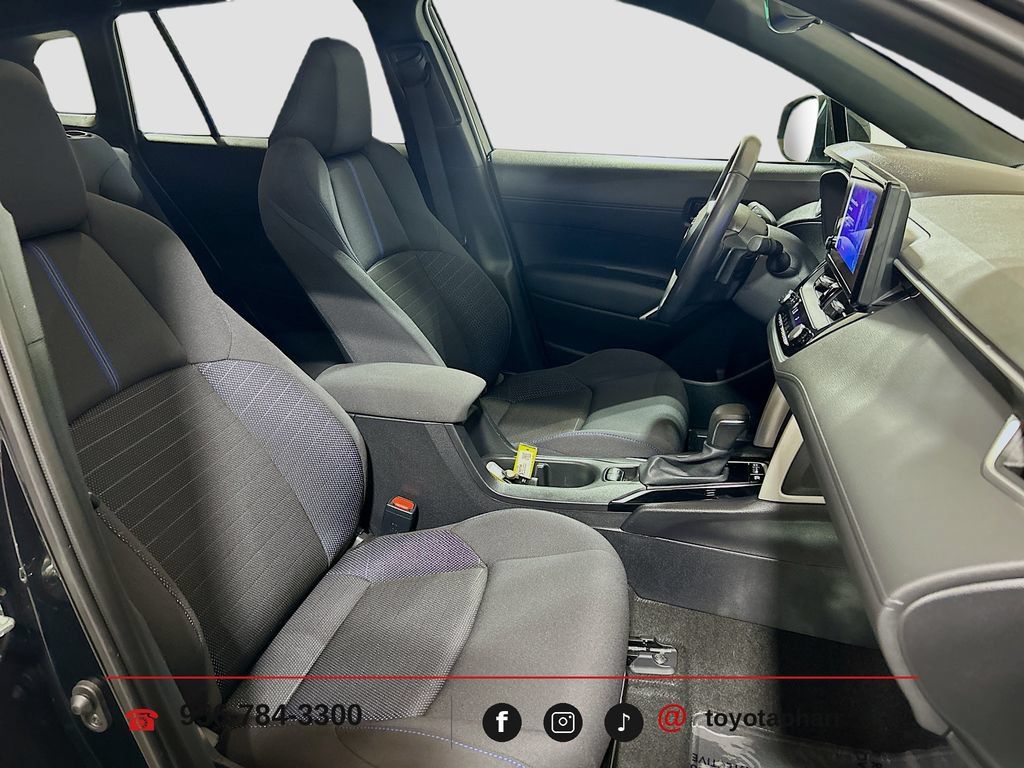Used 2024 Toyota Corolla Cross AWD Hybrid w/ Moonroof Package image 26