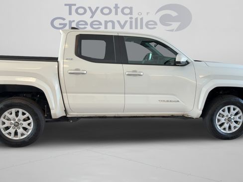 Certified 2025 Toyota Tacoma SR5 RWD image 36