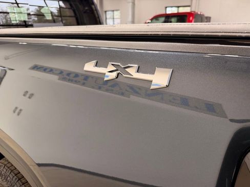 Used 2021 GMC Sierra 1500 Elevation w/ Preferred Package image 16