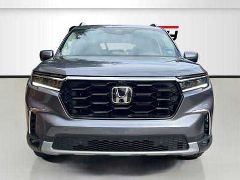 Used 2025 Honda Pilot Elite image 2