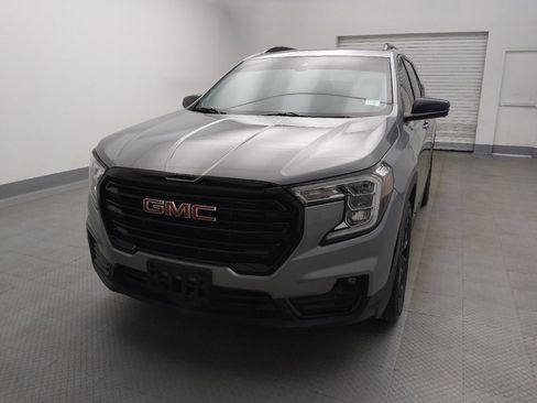 Used 2023 GMC Terrain SLT w/ Elevation Edition image 15