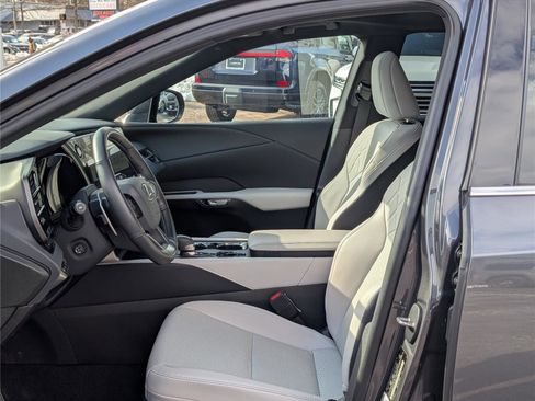 Used 2025 Lexus RX 350 Premium image 16
