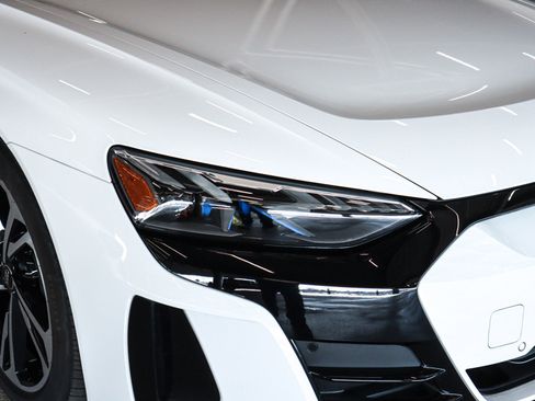 Used 2023 Audi e-tron GT Premium Plus image 24