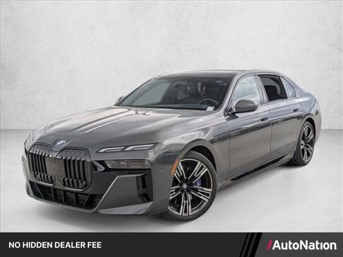Used 2023 BMW i7 xDrive60 AWD/4WD image 1
