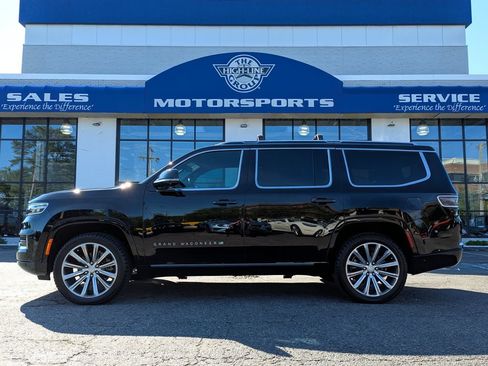 Used 2022 Jeep Grand Wagoneer Series II w/ Convenience Group III AWD/4WD image 1