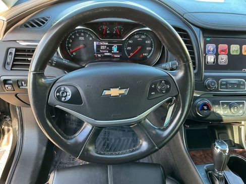 Used 2014 Chevrolet Impala LT w/ Convenience Package image 25