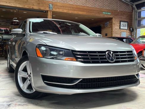 Used 2013 Volkswagen Passat 2.5 SE FWD image 4