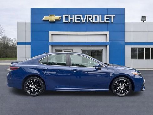 Used 2024 Toyota Camry SE FWD image 8