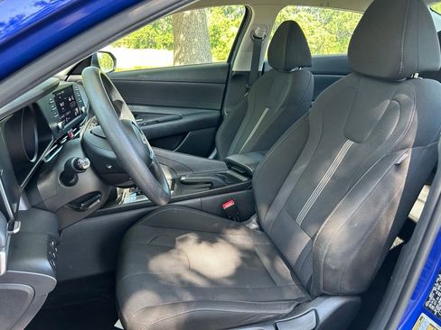 Used 2023 Hyundai Elantra SE FWD image 15