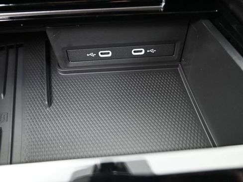 New 2026 Volkswagen Atlas SE image 4