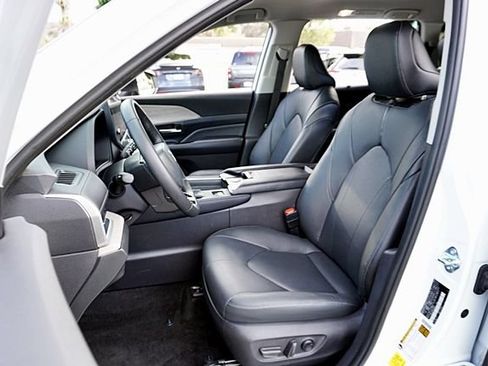 Used 2026 Toyota Grand Highlander AWD Hybrid image 15