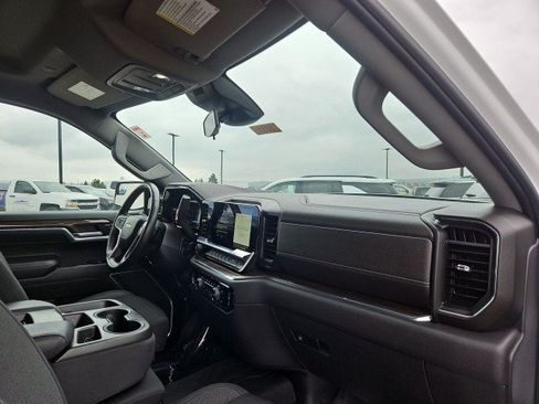 Used 2022 Chevrolet Silverado 1500 LT RWD image 28