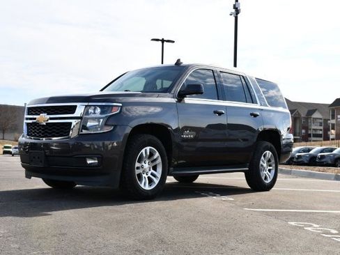 Used 2016 Chevrolet Tahoe LT image 3