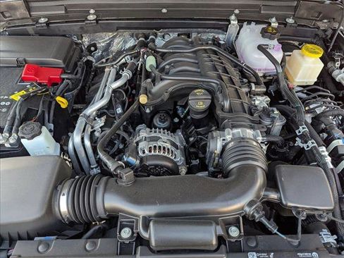 New 2025 Jeep Gladiator Rubicon w/ Convenience Group image 15