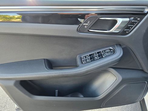 Certified 2025 Porsche Macan w/ Premium Package Plus AWD/4WD image 20