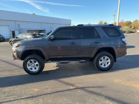 Used 2021 Toyota 4Runner SR5 image 4