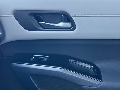 New 2025 Nissan Pathfinder SL image 21