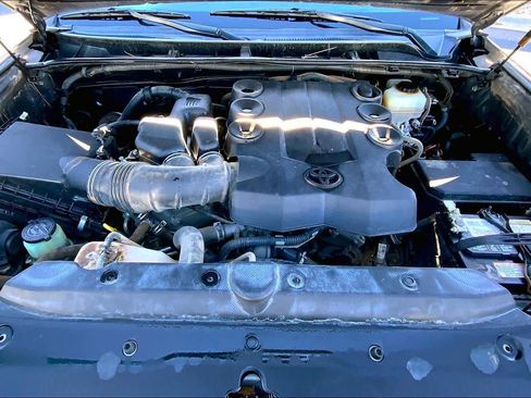 Used 2014 Toyota 4Runner SR5 image 31