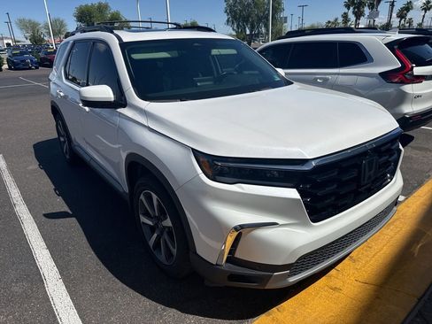 Used 2023 Honda Pilot Elite image 3