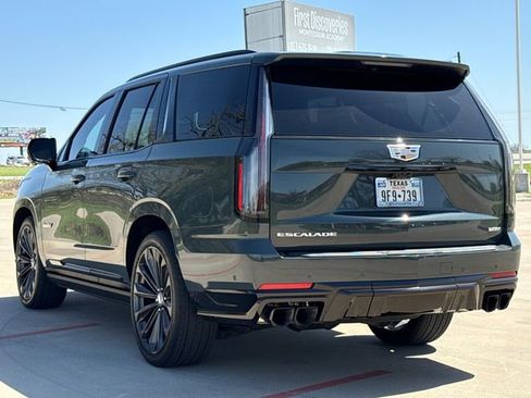 Used 2025 Cadillac Escalade V AWD/4WD image 6