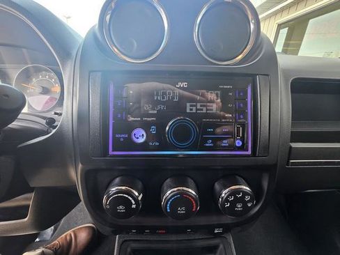 Used 2015 Jeep Patriot Latitude image 12