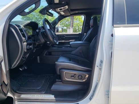 Used 2025 RAM 1500 Limited AWD/4WD image 9