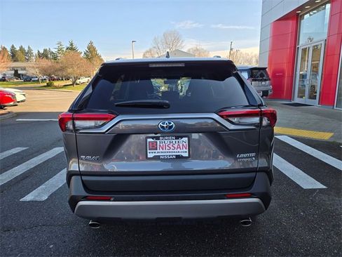 Used 2022 Toyota RAV4 Limited image 8