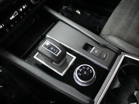 Used 2022 Mitsubishi Outlander SE image 16