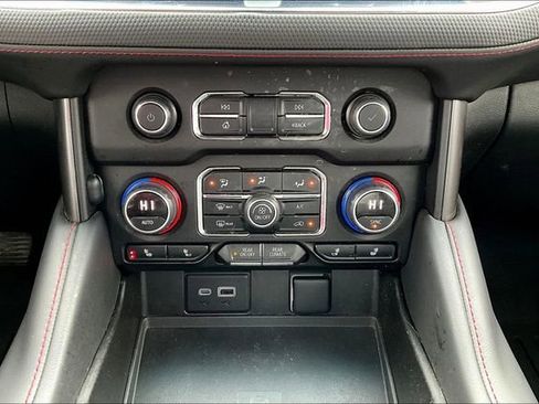 Used 2022 Chevrolet Suburban RST w/ Luxury Package image 15