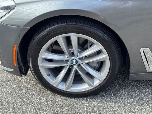 Used 2018 BMW 750i xDrive image 11