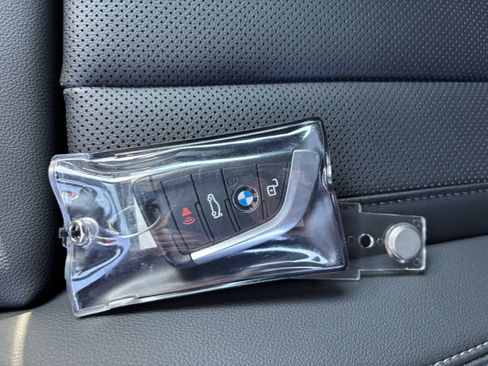 Certified 2025 BMW X4 xDrive30i image 38