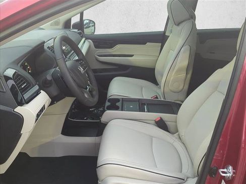 New 2026 Honda Odyssey Touring image 14