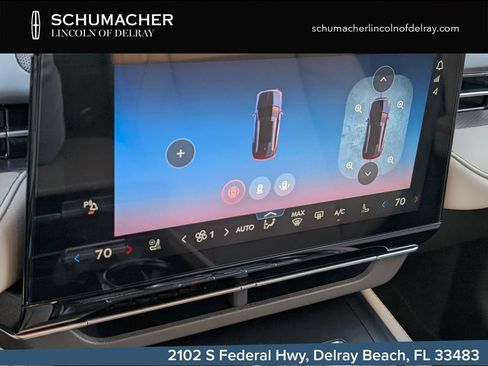 New 2025 Lincoln Nautilus Premier AWD/4WD image 17