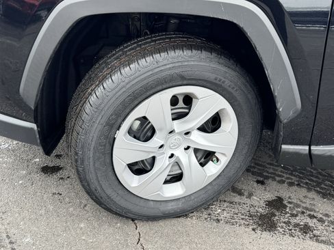 Used 2024 Toyota RAV4 LE image 39