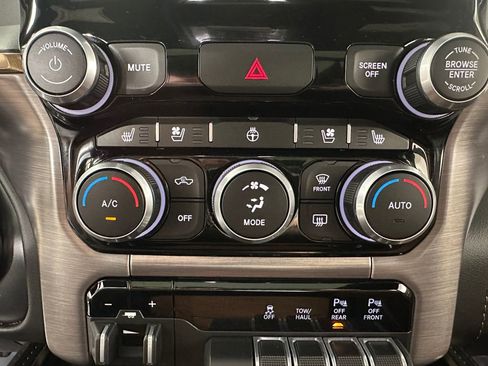 Used 2022 RAM 1500 Limited w/ Body Color Bumper Group image 38