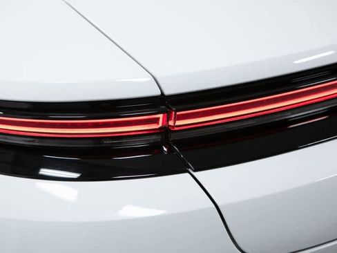 New 2025 Porsche Panamera 4 image 34