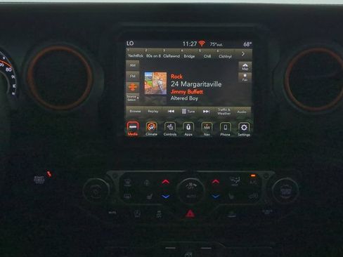 Used 2023 Jeep Gladiator Mojave w/ LED Lighting Group AWD/4WD image 14