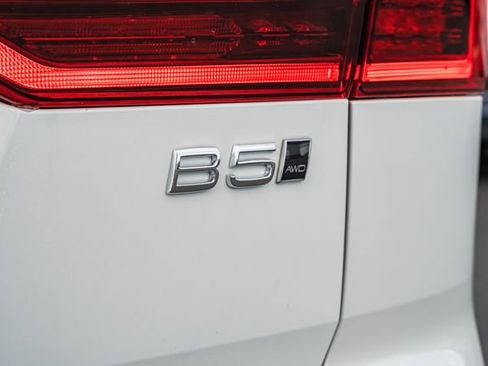 New 2026 Volvo XC60 B5 Ultra w/ Protection Package Premier image 9