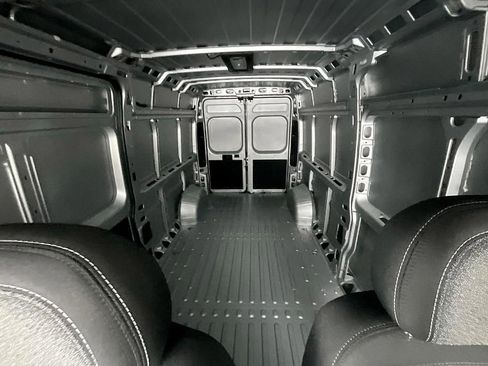 New 2026 RAM ProMaster 2500 w/ Convenience Group FWD image 31