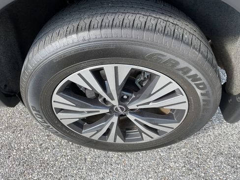 Used 2023 Nissan Rogue SV AWD/4WD image 7