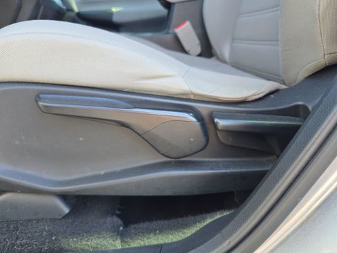 Used 2017 Honda CR-V LX image 16