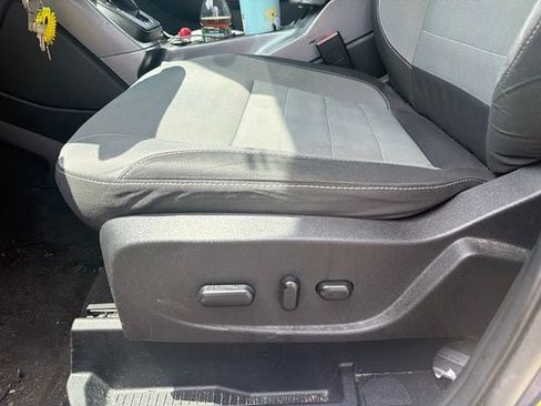 Used 2016 Ford Escape SE FWD image 6