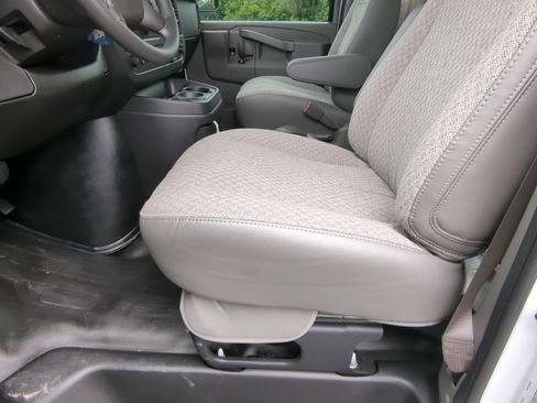 New 2025 GMC Savana 3500 w/ Power Convenience Package RWD image 18