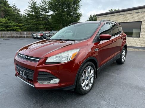 Used 2014 Ford Escape SE w/ Equipment Group 201A AWD/4WD image 2