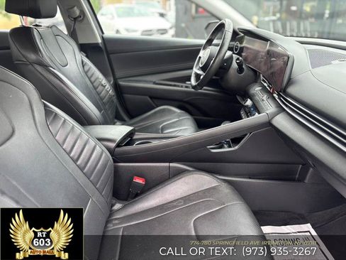 Used 2021 Hyundai Elantra Limited FWD image 19